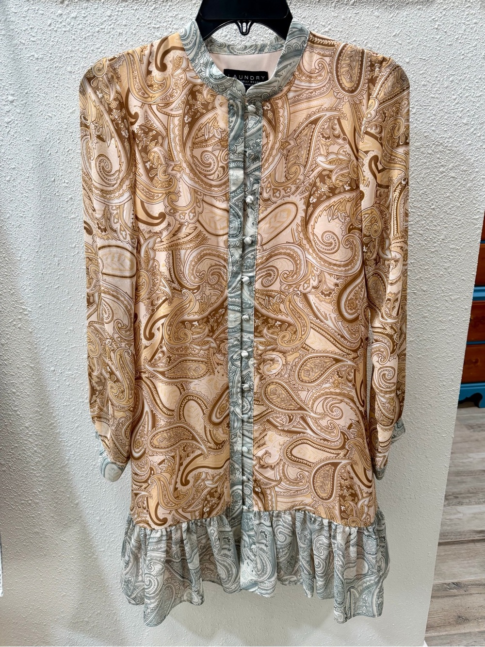 Laundry By Shelli Segal Beige and Gray Paisley Long-Sleeve Ruffle Dress